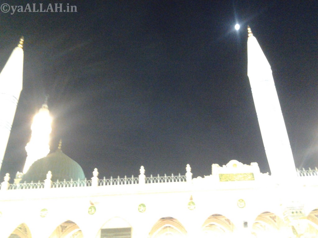 Masjid Nabawi Wallpaper At Night_yaALLAH.in_25